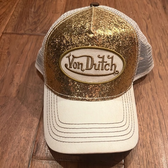 Von Dutch Accessories - Gold sparkle brown and cream Von Dutch baseball cap